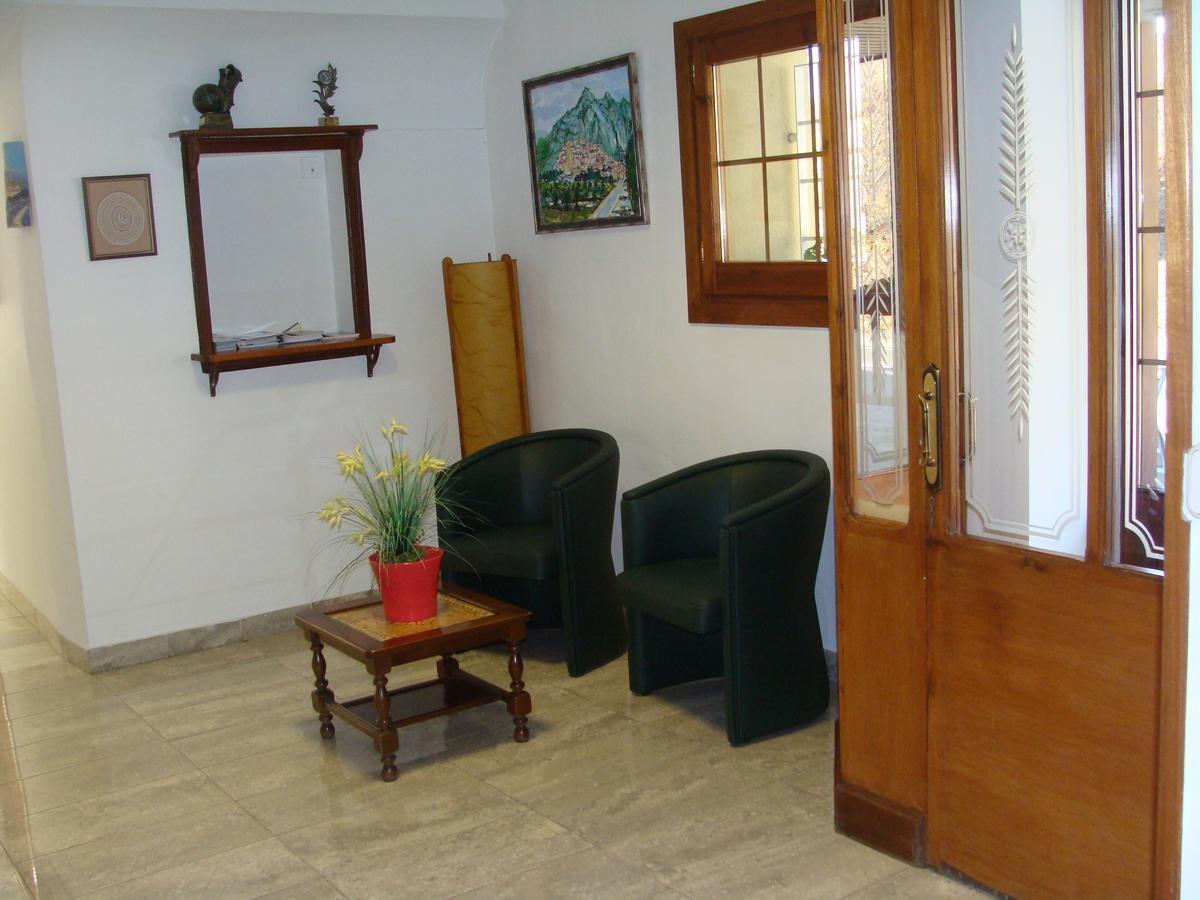 Hotel Del Llac Coll de Nargó Buitenkant foto